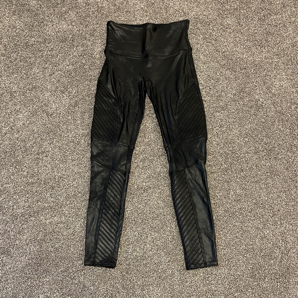 SPANX Faux Leather Moto Leggings. Size L.
